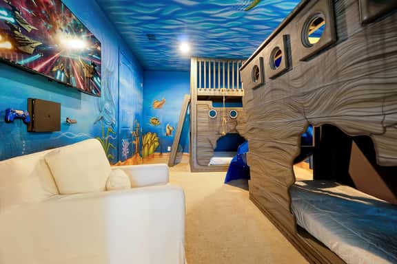 Sunken Ship Villa Near Disney 
