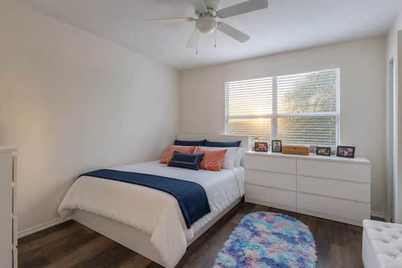Family Townhome Near Disney, Pool & 2 Suites - Image 3