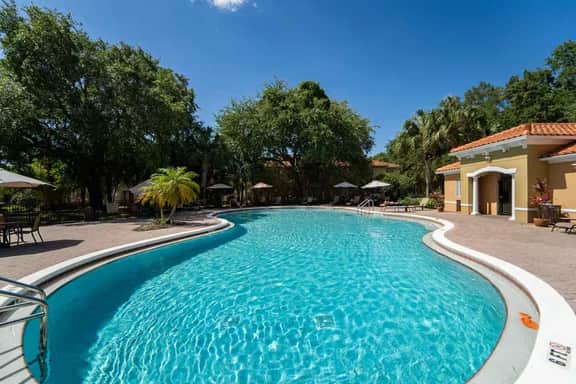 Family Townhome Near Disney, Pool & 2 Suites - Image 5