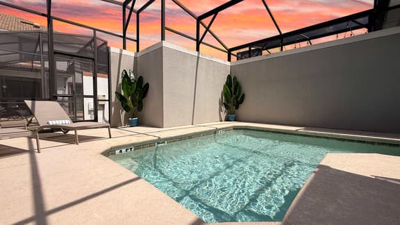 7 miles to Disney, private pool + lazy river - Image 1